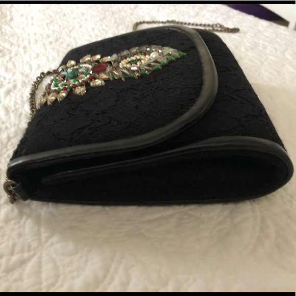 Shoulder bag with beautiful ornament details - Picture 2 of 5